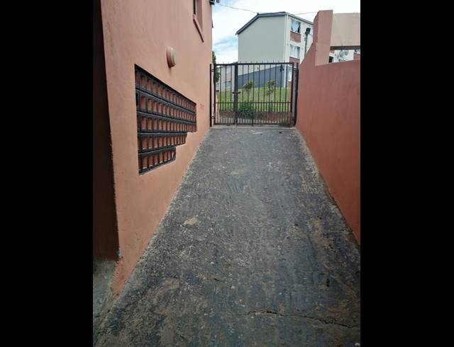 3 BEDROOM HOUSE FOR SALE IN AUSTERVILLE